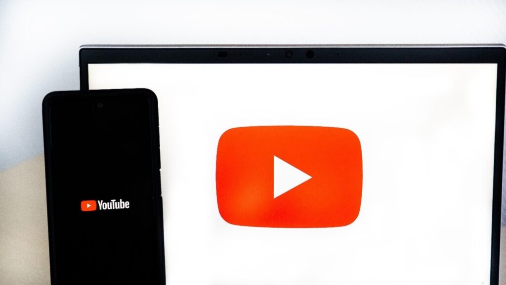 quantos vídeos postar por semana no YouTube